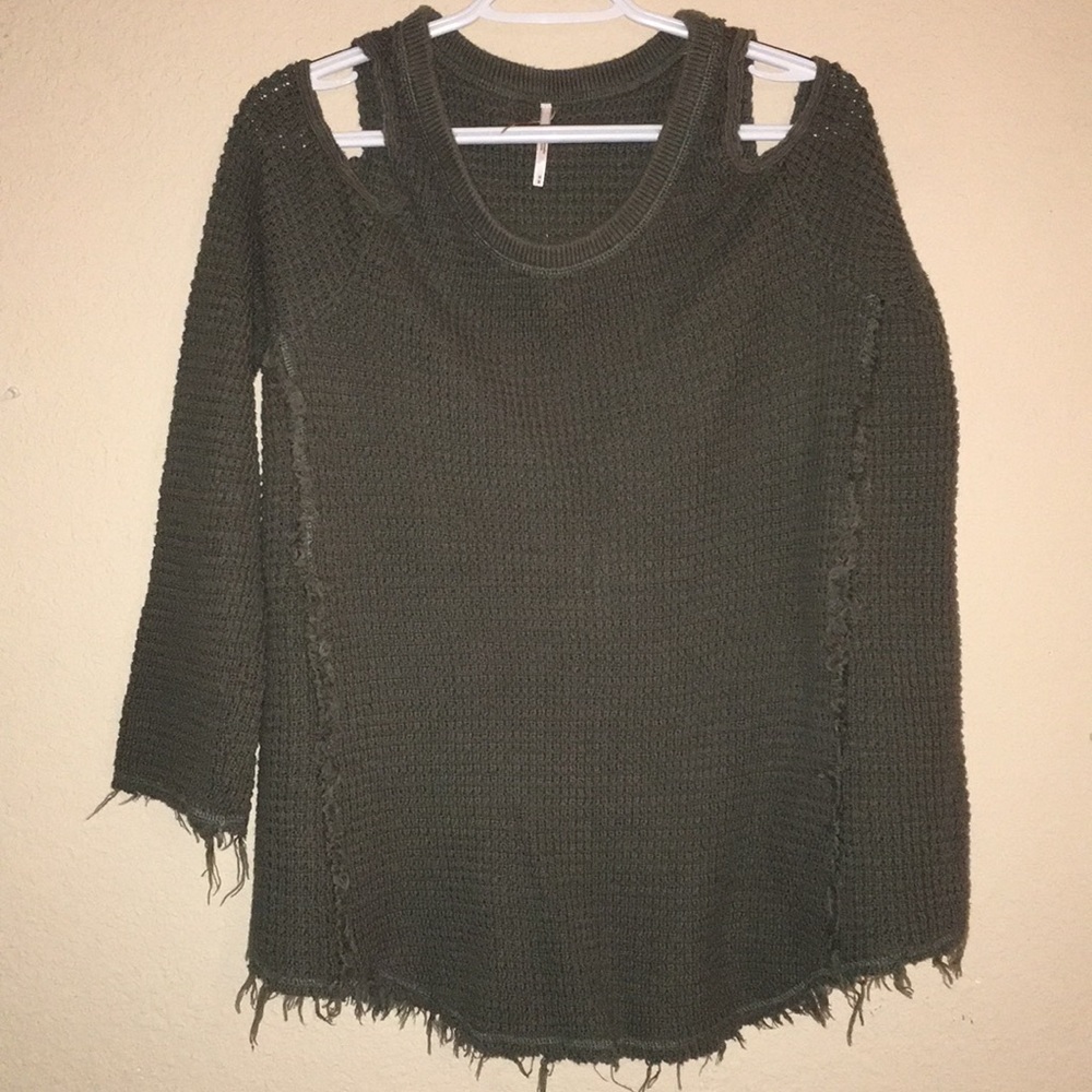 Free People cut out shoulder knit sweater. Size M